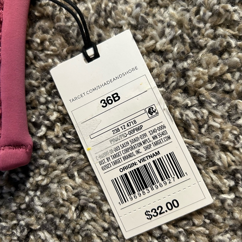 5/$25 Shade & Shore bikini top in size 36B - Picture 4 of 5